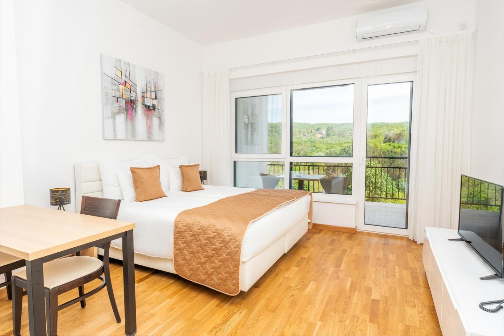 Fruske Residences Vrdnik Bagian luar foto